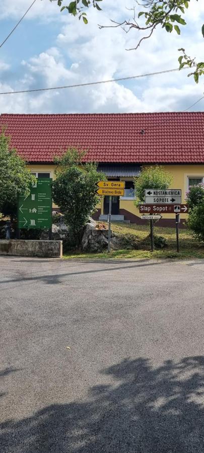 Kod Slaveka Apartment Kostanjevac Екстериор снимка